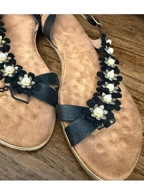 Atalina Floral Accents Sandals Size 8